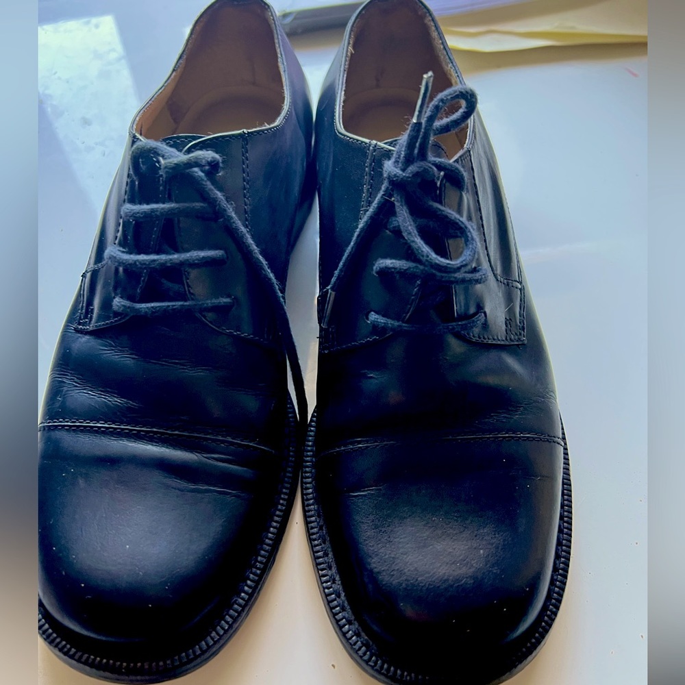 Oxford style leather black shoes